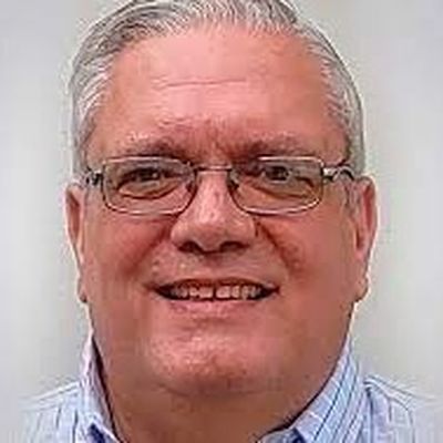 Dr. Alfredo Juan